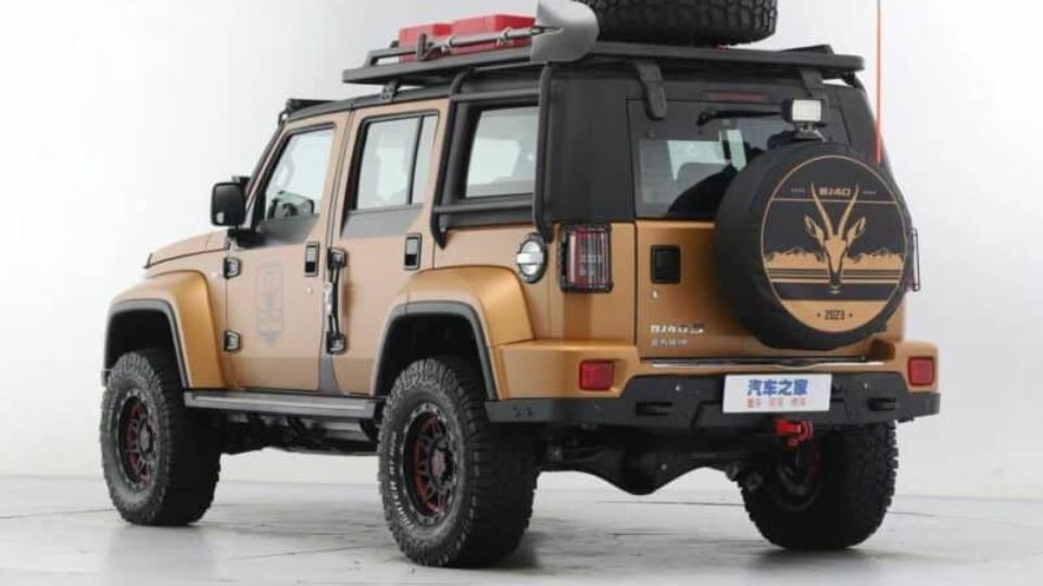 شاسی بلند آفرود بیجینگ BJ40 نسخه Kekexili
