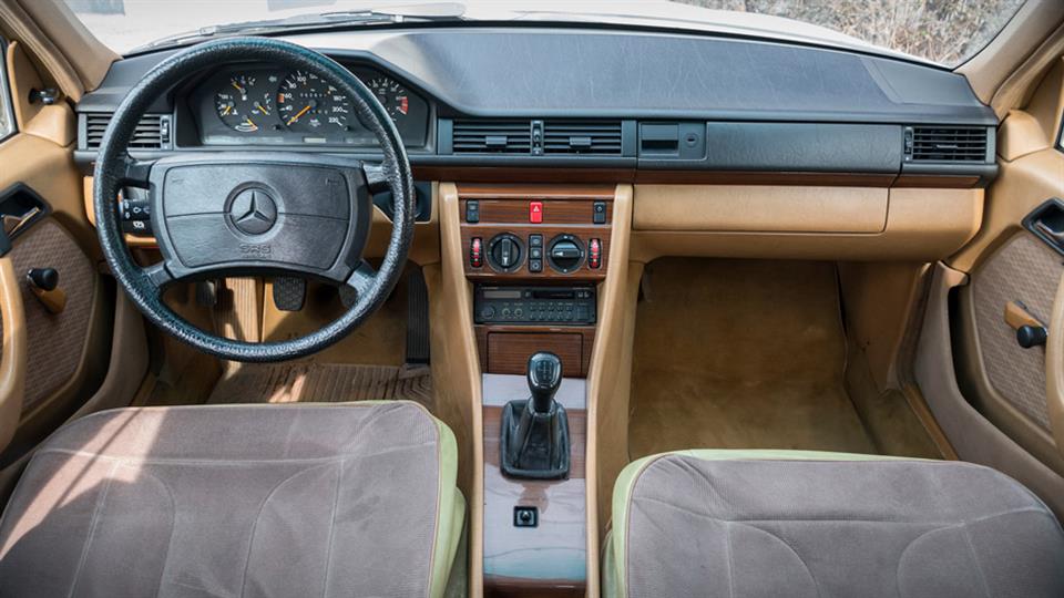 تست و بررسی مرسدس بنز E230 مدل 1991 اتاق W124