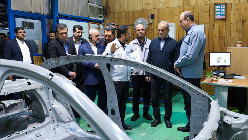 بازدید رئیس جمهور از سایپا