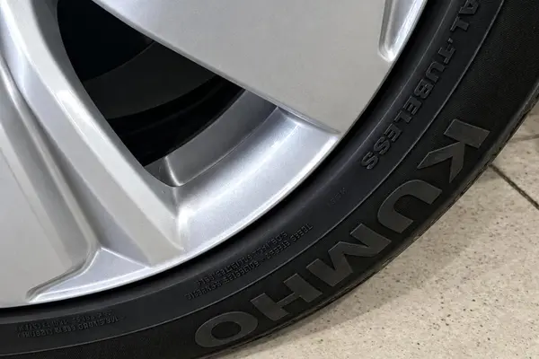 نمای 4 از خرید تارا، اتوماتیک V4، TU5P ال ایکس، مدل 1403 مدل 1403 رنگ سفید / داخل مشکی نقدی و اقساطی در خودروشاپ