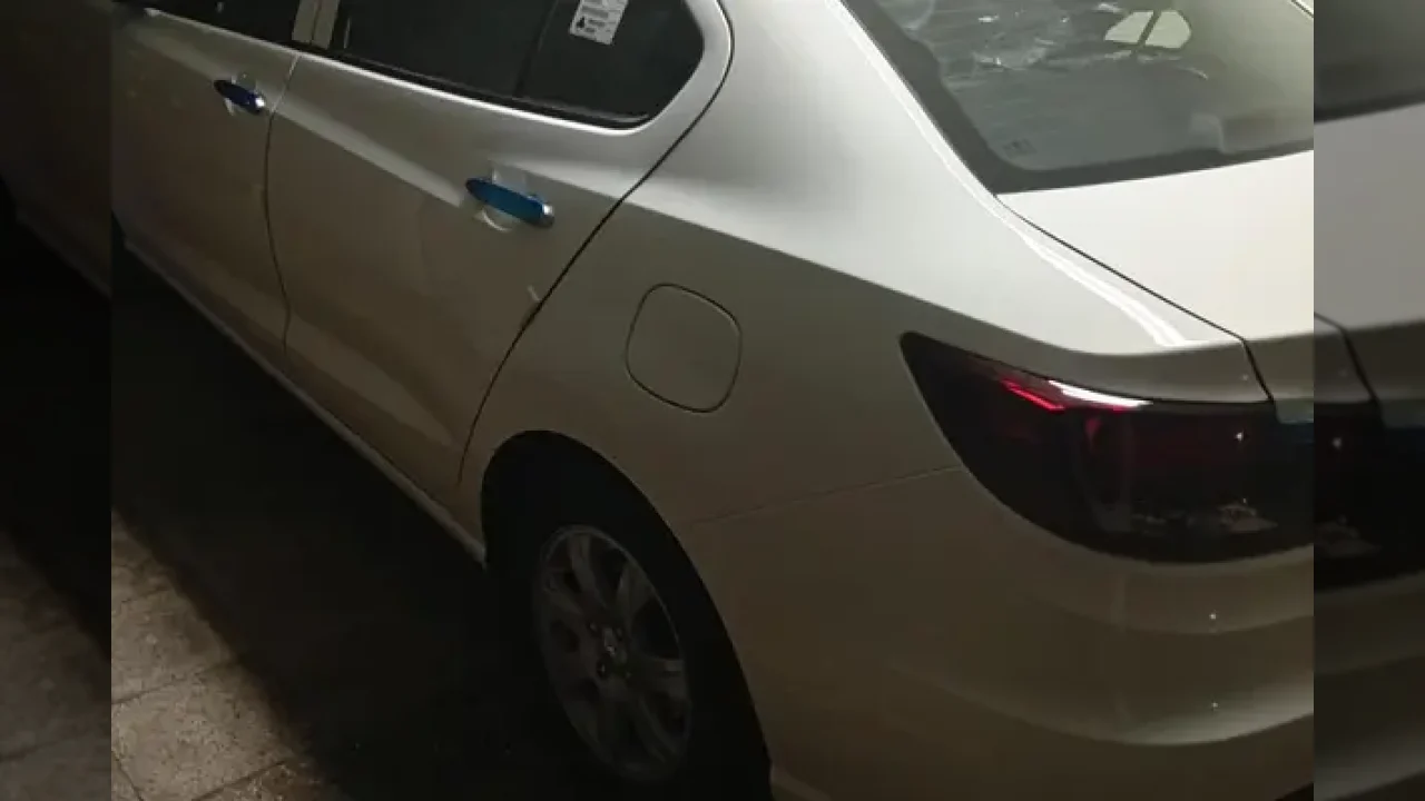 بررسی یک شاهین اتوماتیک CVT مدل 1405 موجود در خودروشاپ؛ ارزش خرید و قیمت بازار